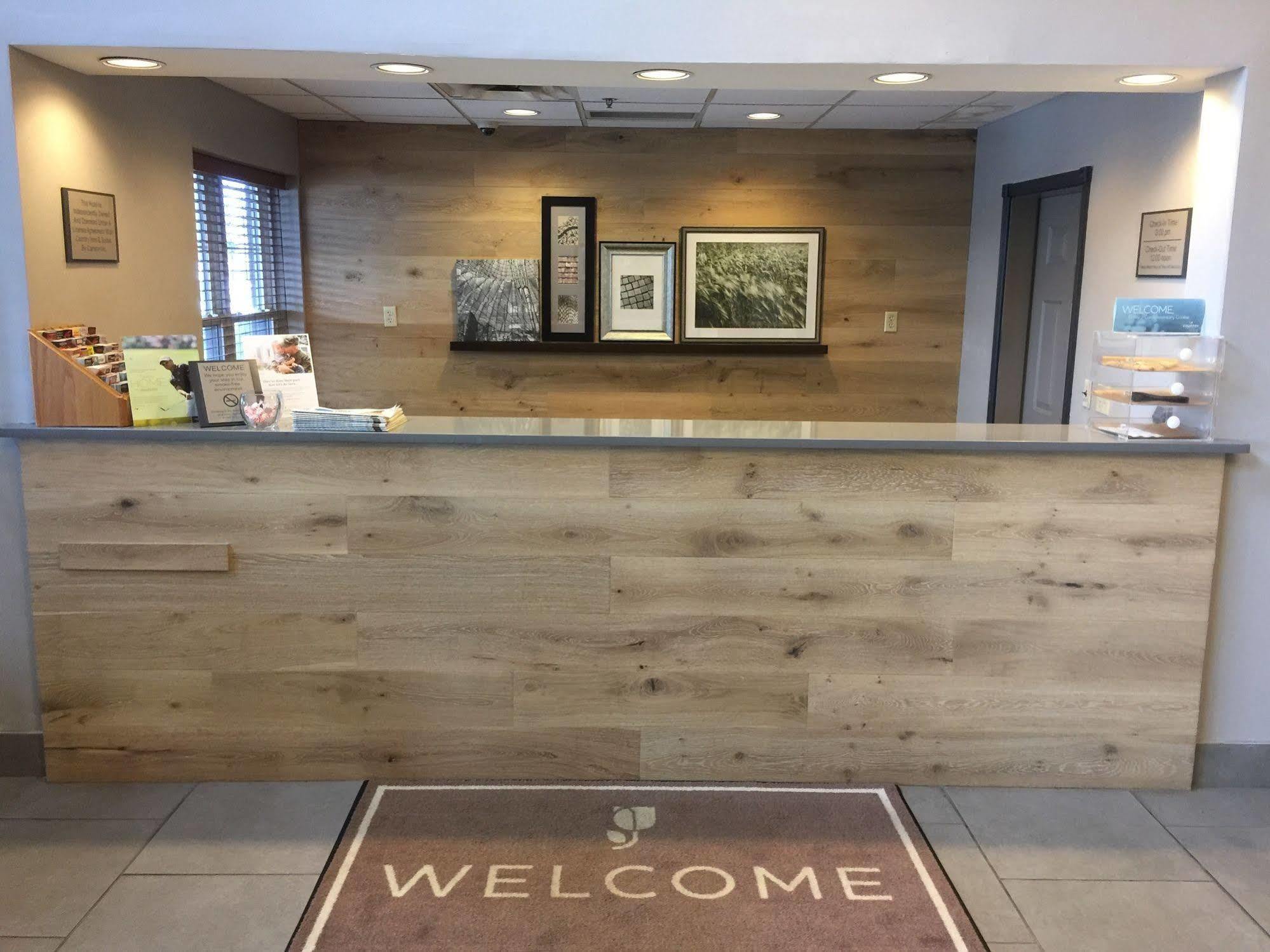 Country Inn & Suites By Radisson, Louisville East, Ky ภายนอก รูปภาพ